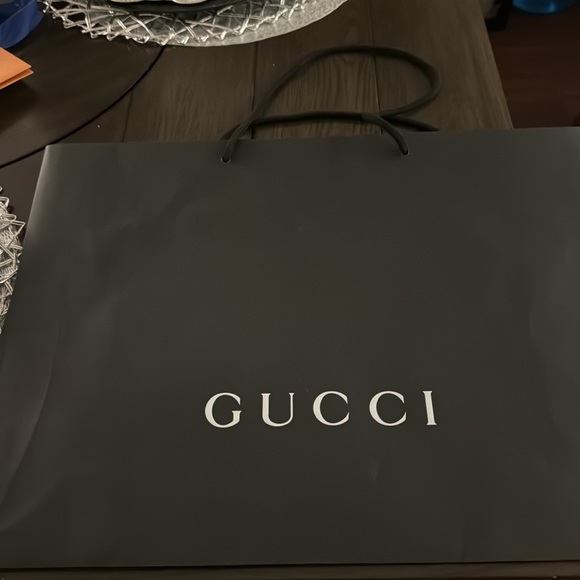 Gucci - Picture 3 of 4